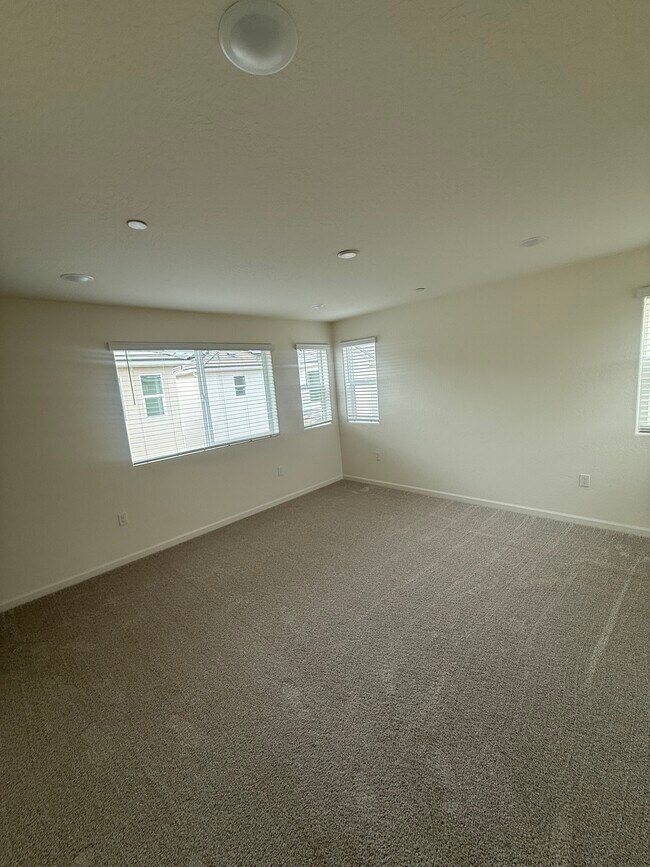 Foto del edificio - 1521 Pioneer Ln