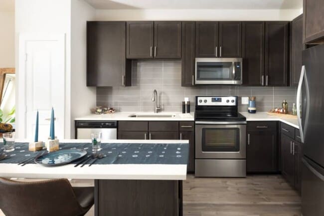 Foto del edificio - 330 W Las Colinas Blvd.