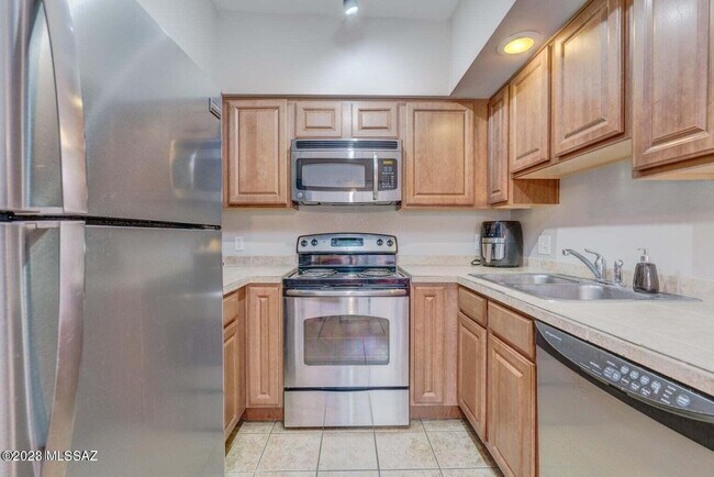 Foto del edificio - 1810 E Blacklidge Dr