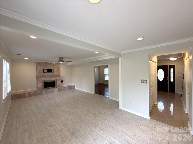 Foto del edificio - 7318 Connan Ln