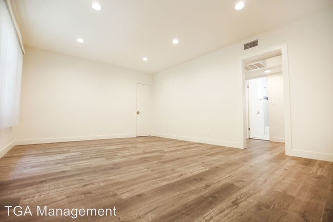 Foto del edificio - 11562-11576 Gateway Blvd