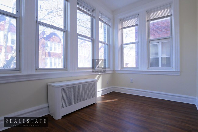 Building Photo - 88-24 81st Avenue