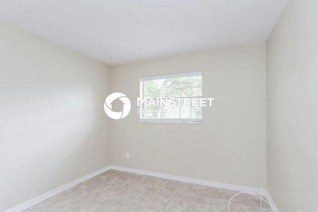 Foto del edificio - 3 Bedroom Pet-Friendly Home in St Petersbu...
