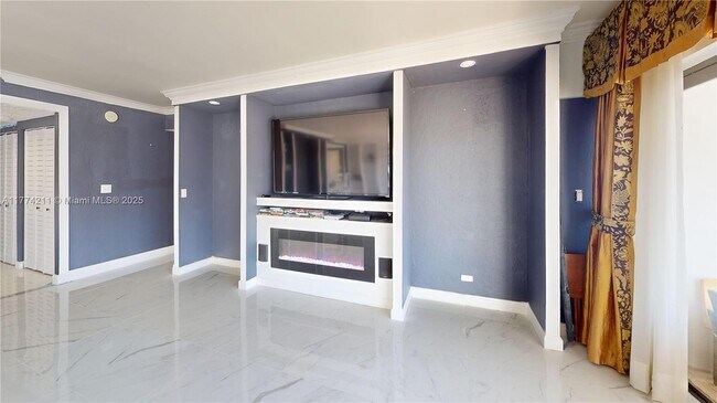 Foto del edificio - 1800 NE 114th St
