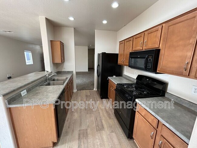 Foto del edificio - 17029 W Carmen Dr