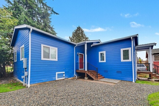 Building Photo - Brand New Home in Prime West Seattle Location - $3,900