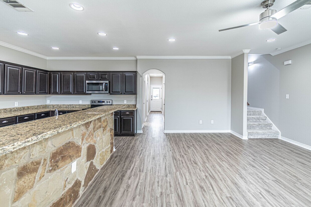 Primary Photo - 4 Bed, 4 Bath Townhome in The Barracks!