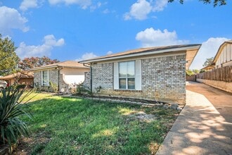Building Photo - 6915 W Cleburne Rd