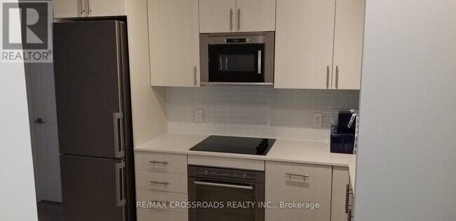 Photo du bâtiment - 2550-2550 Simcoe St N