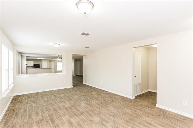 Foto del edificio - 6160 Balcony Ln