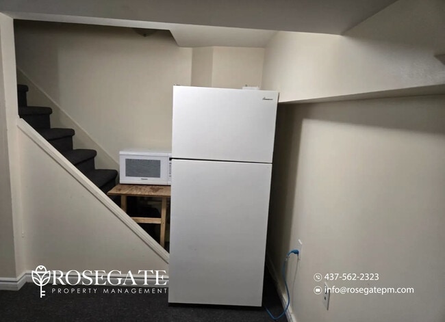 Photo du bâtiment - 2-Bedroom Basement Apartment in Mississauga | All Utilities Included + Parking