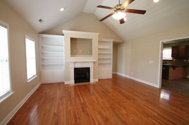 Building Photo - Exclusively Offered by Muse Realty Rentals...
