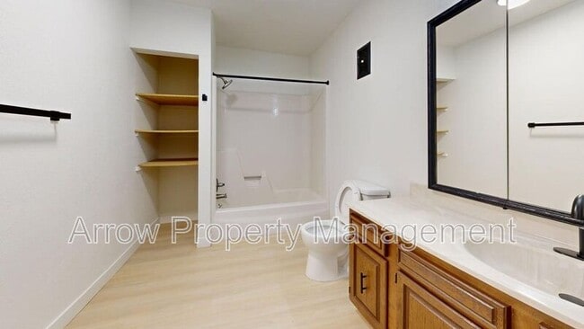 Building Photo - 201 E Arbor Ave