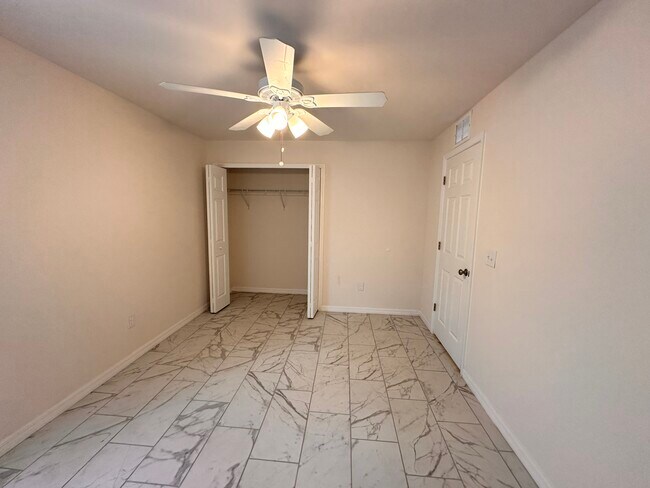 Foto del edificio - 528 SE 4th Terrace