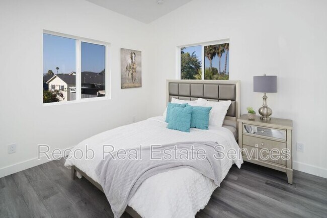 Foto del edificio - 4685 49th St