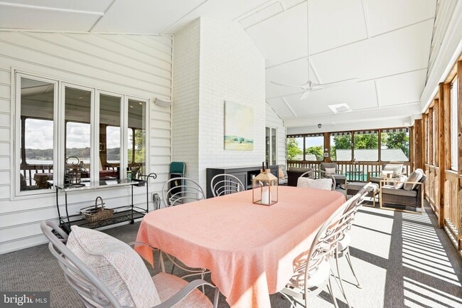 Foto del edificio - 638 Marlborough Point Rd