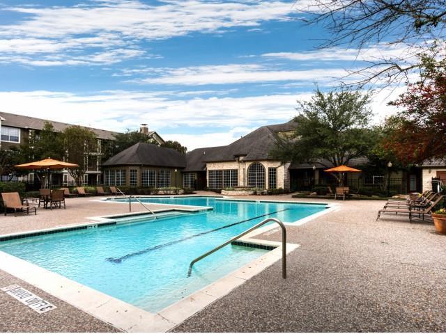 Foto del edificio - 14723 W Oaks Plaza Dr