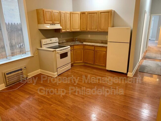 Building Photo - 4439 Chestnut St