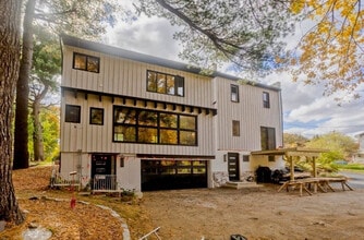 Building Photo - 75 Pine St