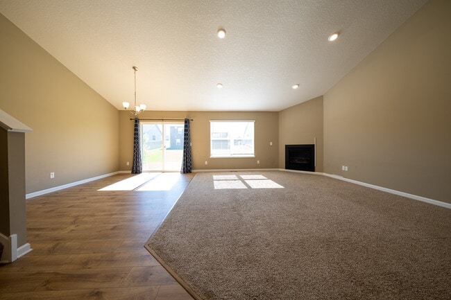 Building Photo - 4660 Zinc Dr