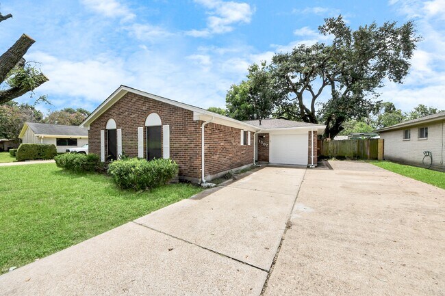 Building Photo - 1307 Glen Echo Dr