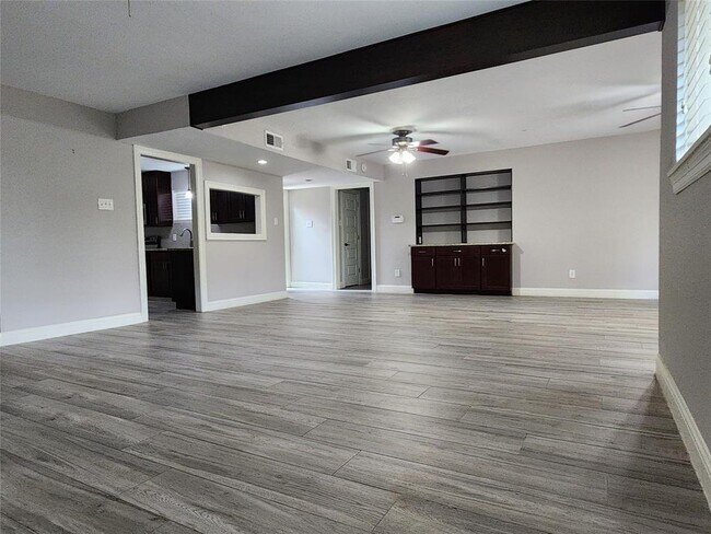 Foto del edificio - 5819 Reamer St