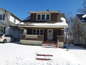 Building Photo - 2024 Eastview Ave