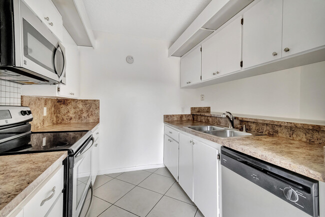 Building Photo - 311 3rd Way