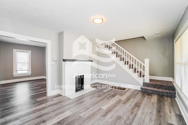 Building Photo - 548 E Markison Ave