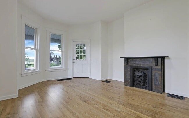 Building Photo - 3610 Grove City Rd