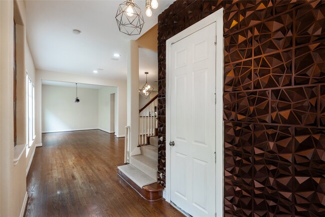 Foto del edificio - 2923 Royal Oaks Crest