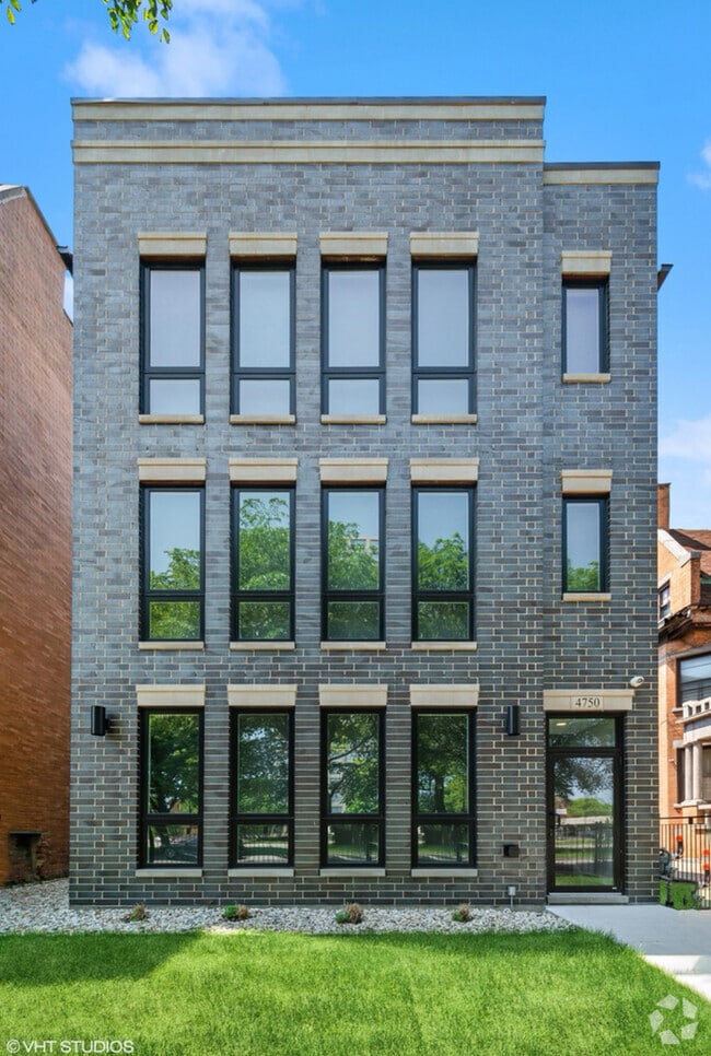 Building Photo - 4750 S King Dr