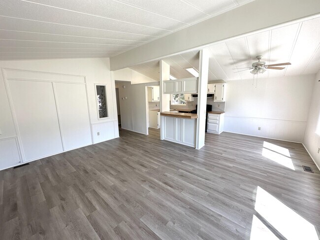 Building Photo - 32935 Wildomar Rd