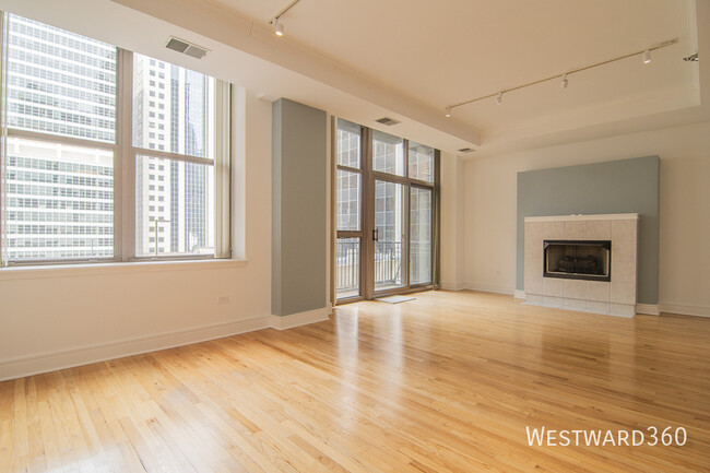 Building Photo - 212 W Washington-709