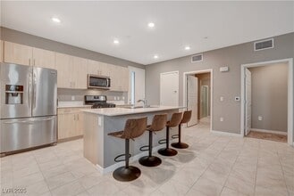 Building Photo - 11238 Essence Point Ave