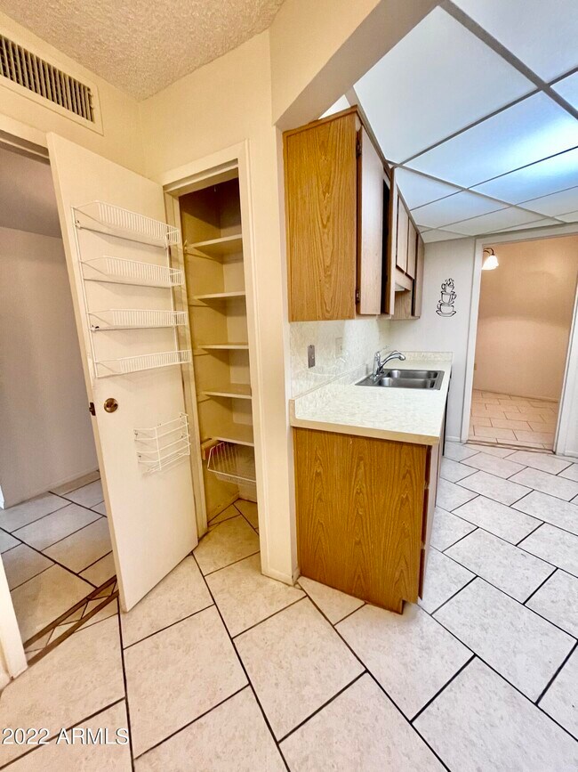 Foto del edificio - 10867 W Emerald Dr
