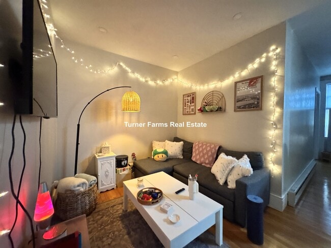 Building Photo - 91 Hudson St