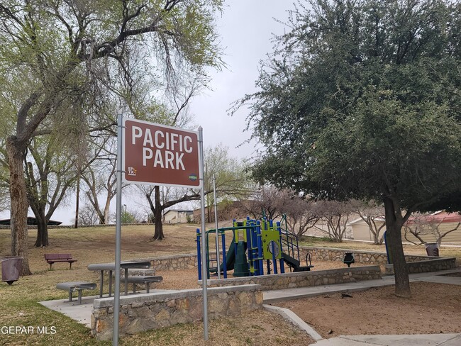 Foto del edificio - 216 Pacific Dr