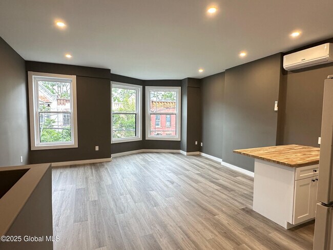 Foto del edificio - 154 Lark St