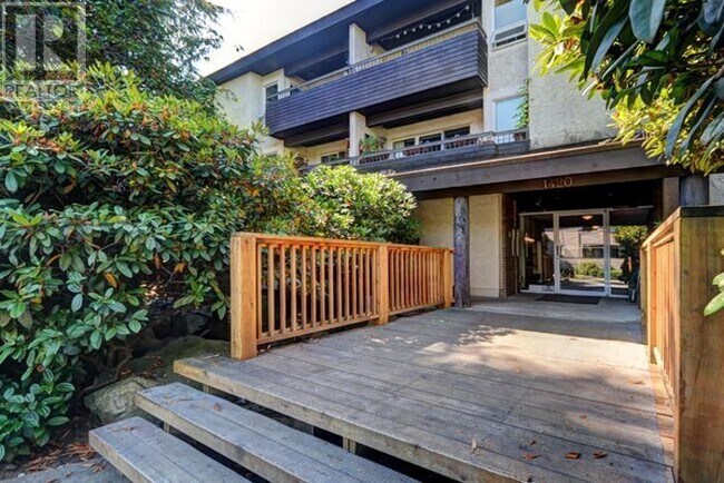 Photo du bâtiment - 1420-1420 E 8th Ave