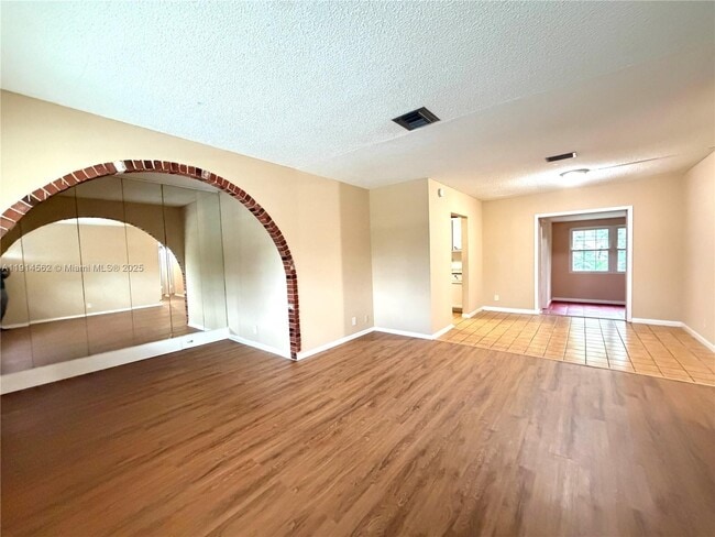 Foto del edificio - 7212 SW 3rd Ct