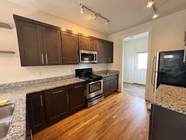 Building Photo - 317 W 14th St