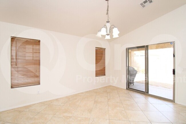 Foto del edificio - 1388 E Anna Dr