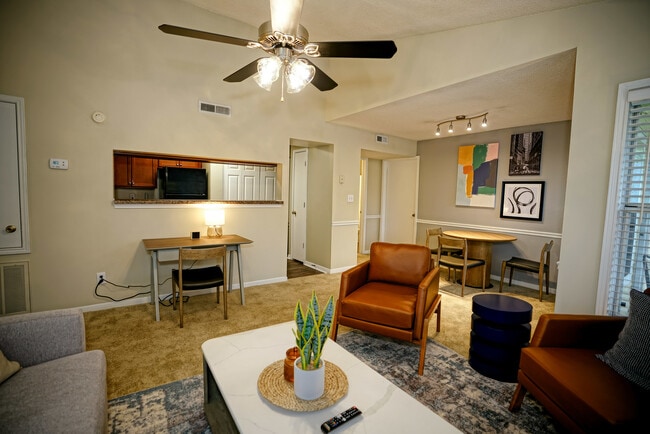 Building Photo - 2901 Crowne Ridge Dr