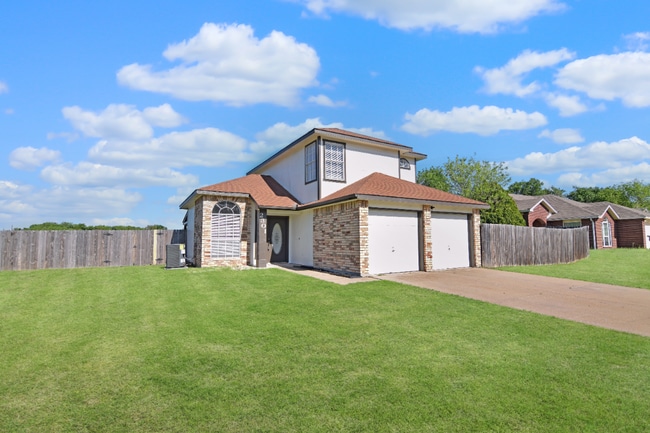 Building Photo - 2301 Kilgore Dr