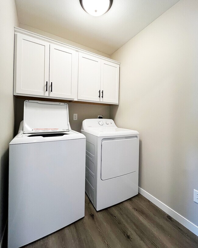 Foto del edificio - Timberwolf Townhomes