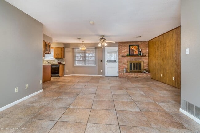 Building Photo - 5103 Mesa Cir