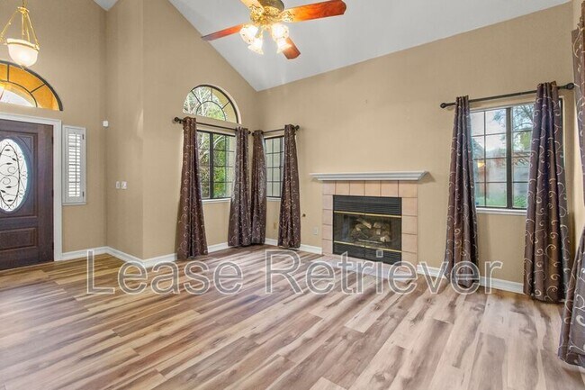 Foto del edificio - 1921 Ridgemont Way