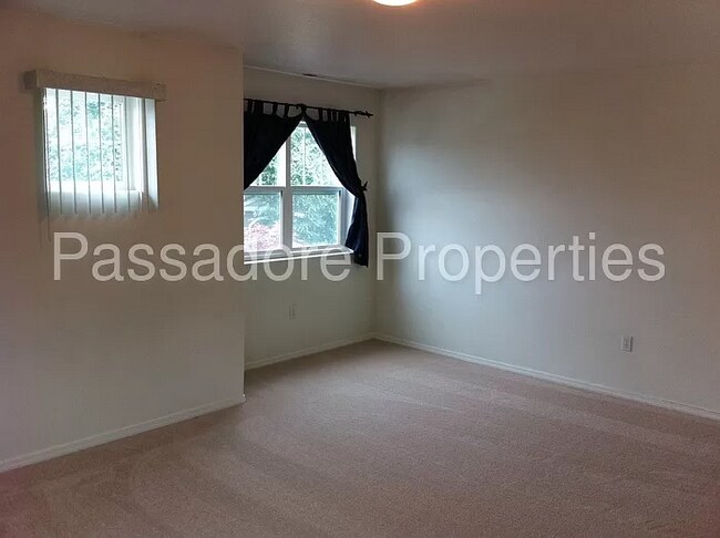 Foto del edificio - 660 NW Ledum Ln