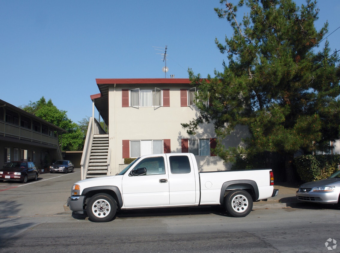 Building Photo - 467 Leigh Ave
